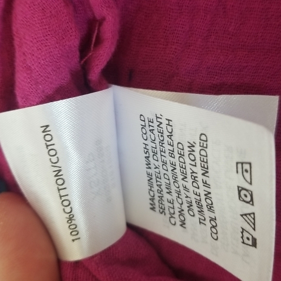 2/$15 REACTION By Kenneth Cole Women's Buttons Down Shirt XS - Picture 7 of 7